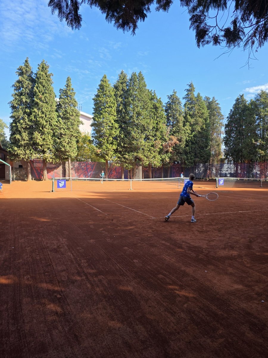 Juniorski mec na sljaci TK Doboj na Mastersu do 14 godina